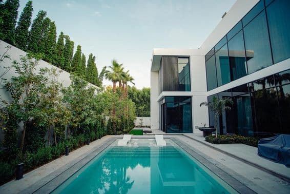 Dubai luxury apartment, refurbished and ready for sale.