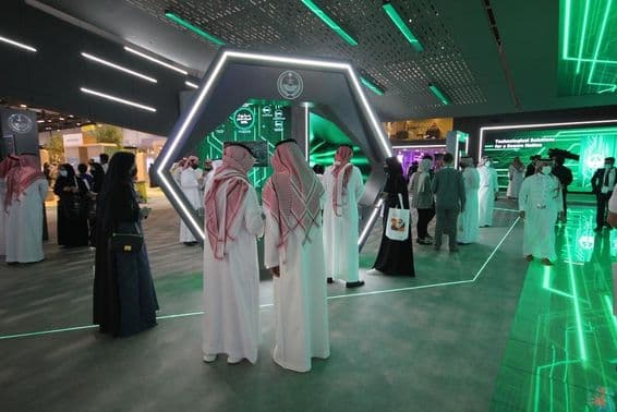 Emirates citizens visible at the Gitex exhibition.