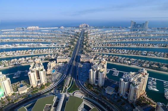 Palm Jumeirah landscape with houses and roads.