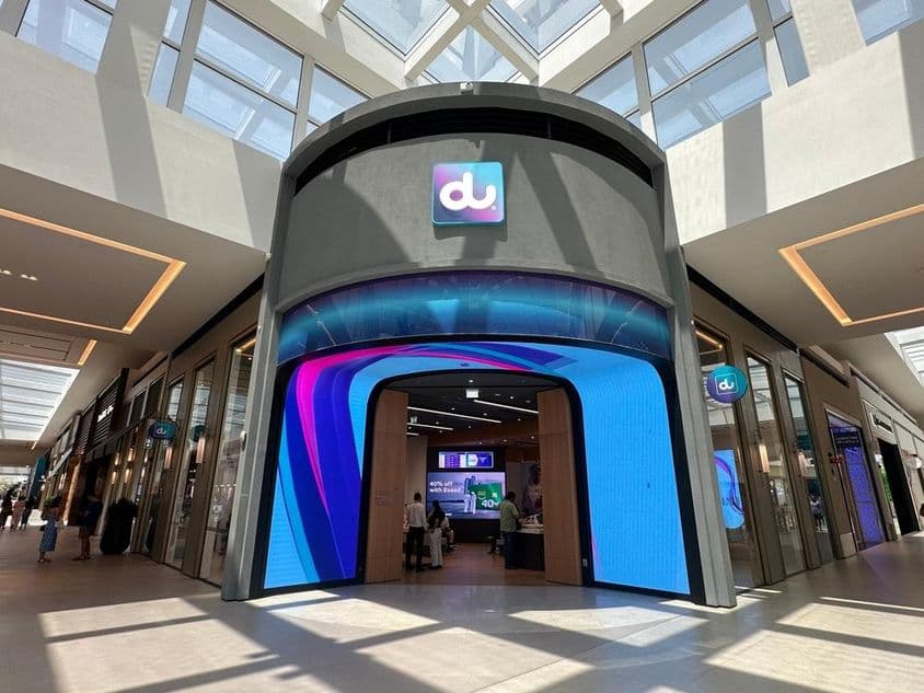 Entrance of a Dubai du store.