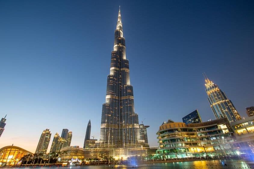 Dubai Burj Khalifa illuminated at night.