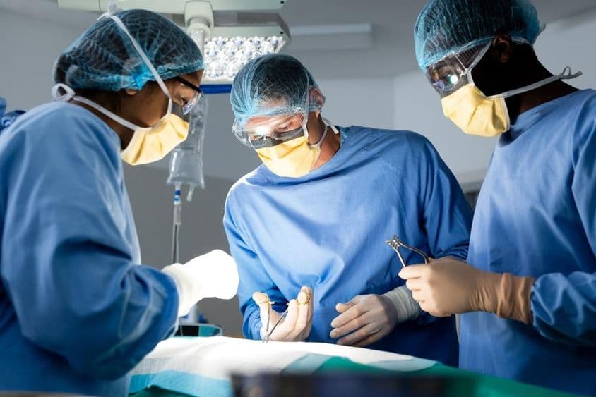 Medical team working in the operating room.