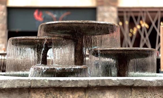 Dubai frozen fountain.