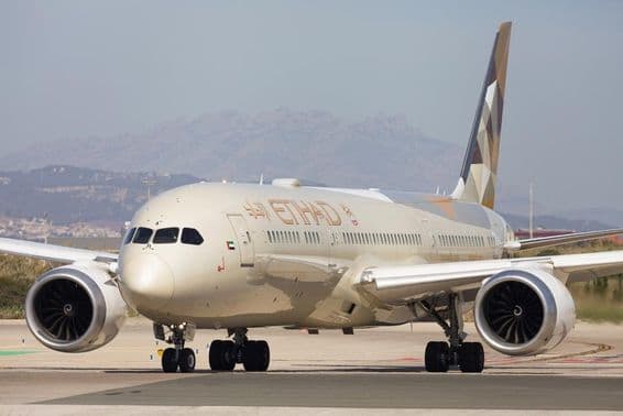 Etihad Airways Boeing 787-9 Dreamliner on the taxiway.