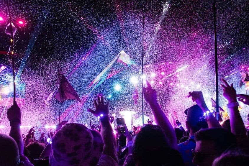 Coldplay in Abu Dhabi, fans in front of the stage.