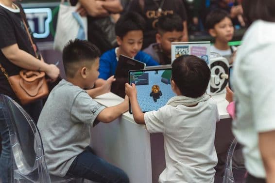 Young gamers participate in a Roblox competition.