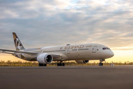 ETIHAD Airways Boeing 787-9 Dreamliner taxiing for takeoff.