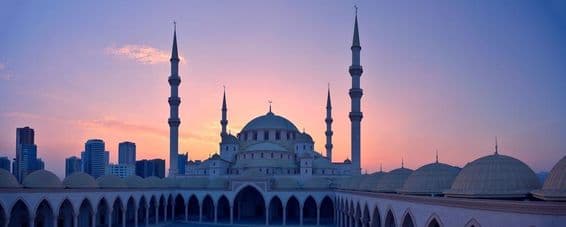 Sheikh Zayed Mosque, the second largest mosque in the UAE.