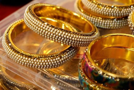 These bangles are made from gold and diamonds as beauty accessories by Indian women.