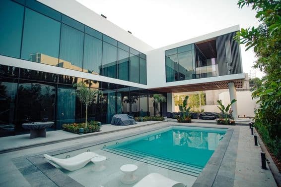 Dubai luxury villa with outdoor pool.