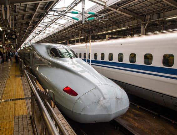 Shinkansen high-speed train, the most famous symbol of Japanese technology.