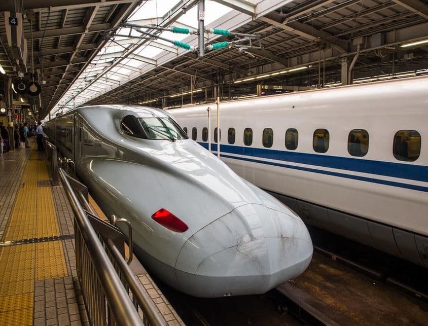 Shinkansen high-speed train, the most famous symbol of Japanese technology.