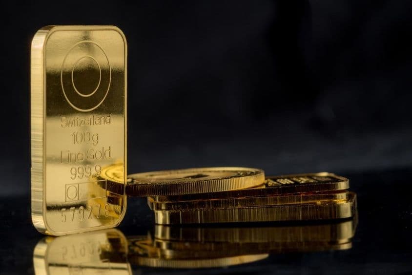 Gold bars of varying weights.