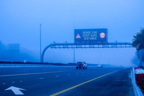 In the United Arab Emirates, maintain a safe distance in thick fog.