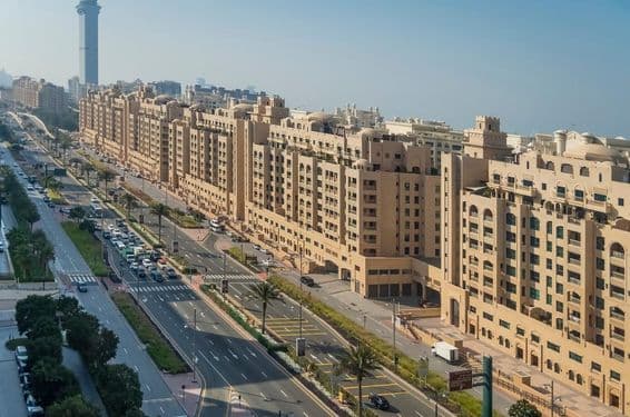 Palm Jumeirah, Shoreline Apartments road, daytime.