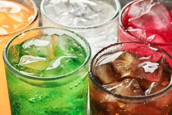 Soft drinks mixed with high sugar content soda.