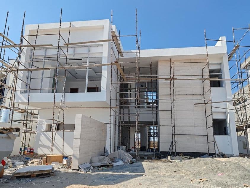 Construction of a villa in Dubai.