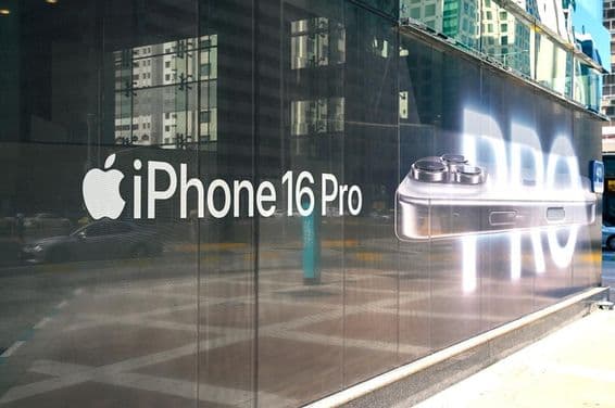 iPhone 16 PRO in a store window.