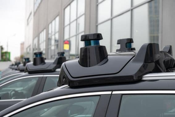 Radar sensor on top of a car.