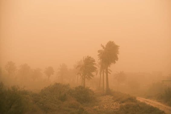 Sandstorm in the city of Basra.