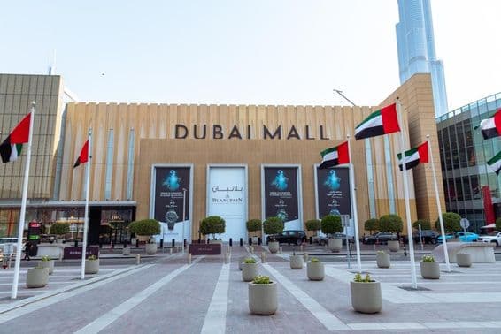 Entrance of Dubai Mall.