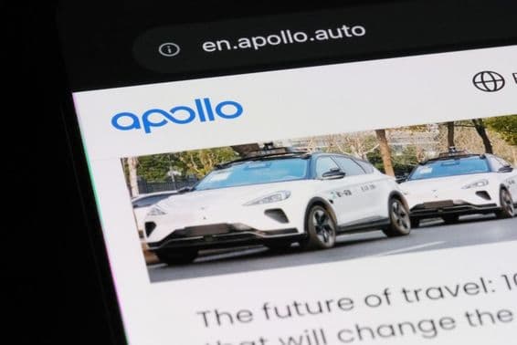 Baidu Apollo brand logo and robotaxi on the website.