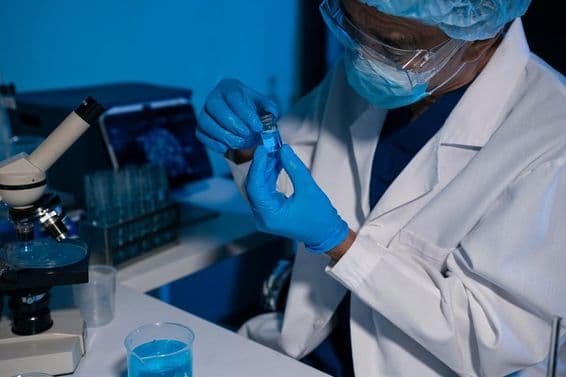 Researchers in a laboratory conducting DNA research and health science investigations.